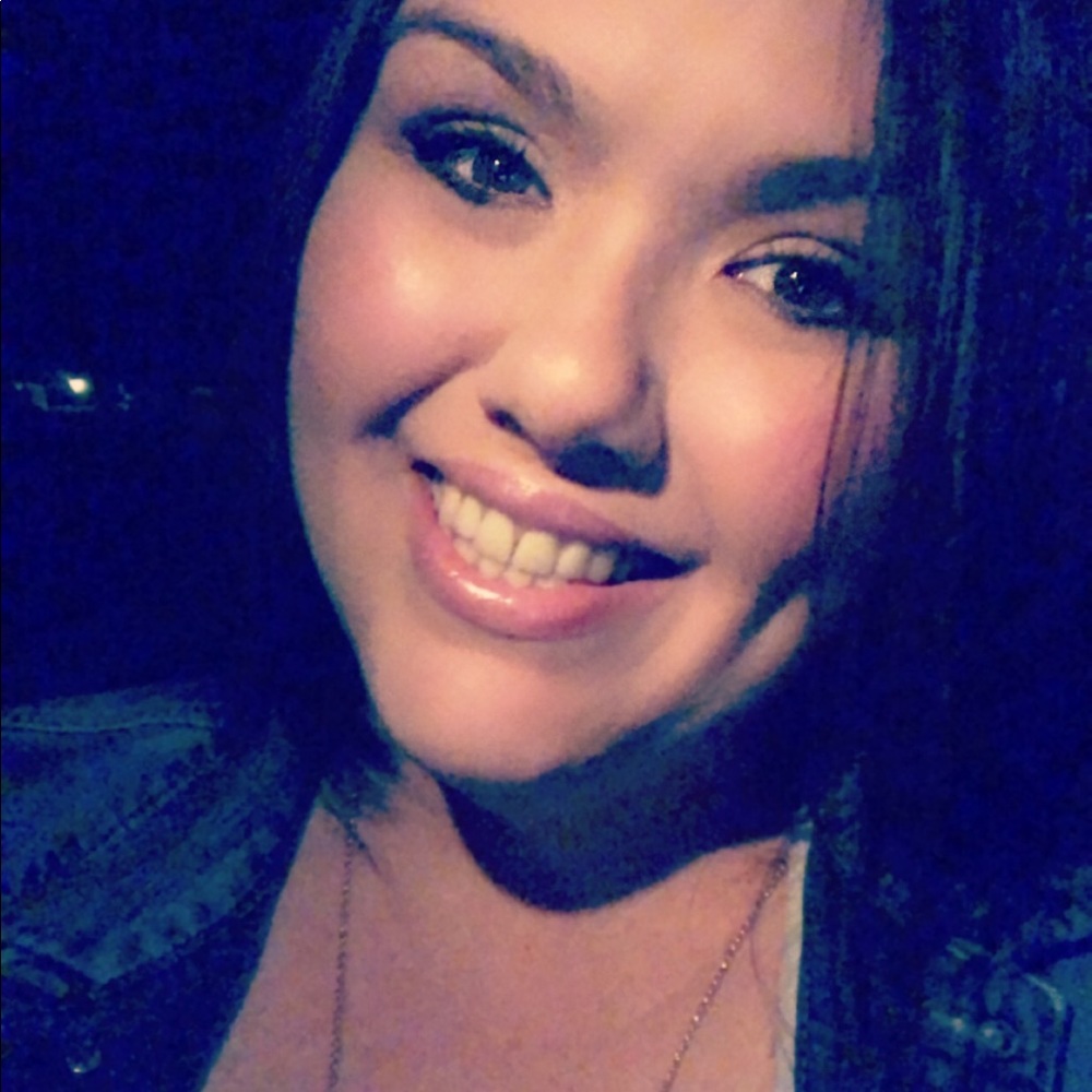 Meet your Posher, Nicole
